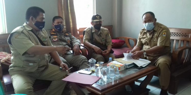 Panwas Pilwu Kecamatan Arjawinangun Terus Memantau Dan Monitoring Pelaksanaan Tahapan Pilwu Serentak Kabupaten Cirebon 2021