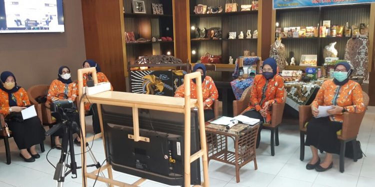 TP PKK Kabupaten Cirebon Raih Juara 1 Lomba Bazar Online Tingkat Jawa Barat