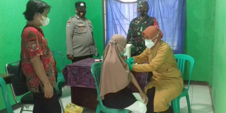 Antusiasme Warga Desa Tegalwangi Disetiap Pelaksanaan Vaksinasi Membuat Capaian Vaksinasi Tinggi