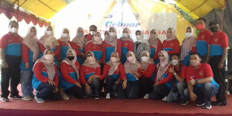 Kepala UPTD Puskesmas Waruroyom Mengapresiasi Terlaksananya Kegiatan Gebyar Vaksin Keluarga Bersama PMB Dan Pengukuhan Tim Pendamping Keluarga Dalam Penurunan Stunting