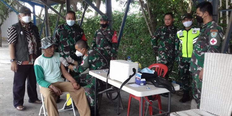 Danramil 2018, Kapolsek Dan Camat Susukan Monitoring Kegiatan Vaksinasi Di Ninja Exspres Desa Gintung Lor