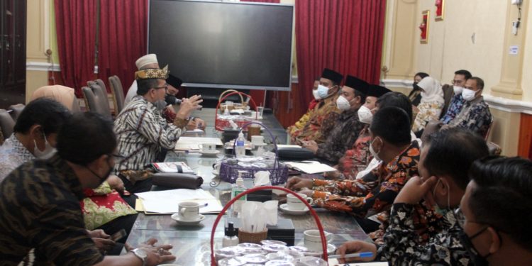 Bupati Cirebon Lakukan Pertemuan Dengan Staf Khusus Wakil Presiden Bidang Umum Bicarakan Terkait Pemberdayaan Mantan Napiter