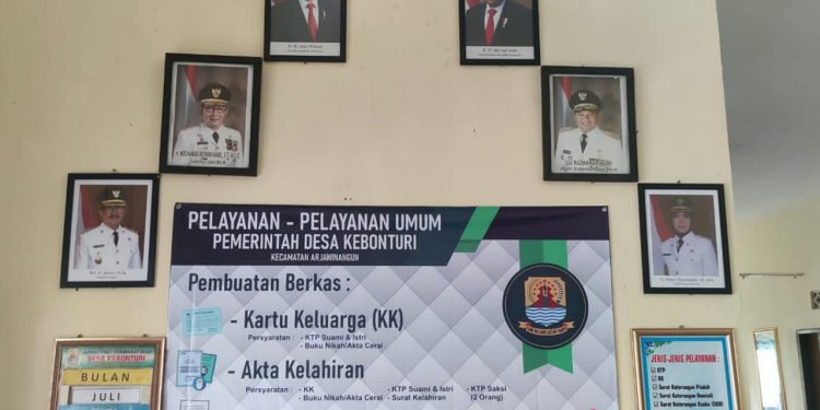 Bhabinkamtibmas Dan Babinsa Beri Pembinaan Dan Pelatihan Linmas Dalam Rangka Persiapan Pelaksanaan Pilwu Serentak Kabupaten Cirebon 2021