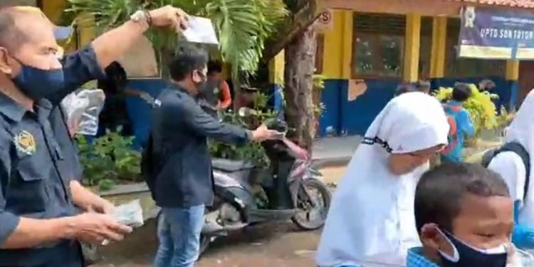 Peringatan Hari Guru ke 76, PWI Indramayu Edukasi Prokes Ke Sekolah
