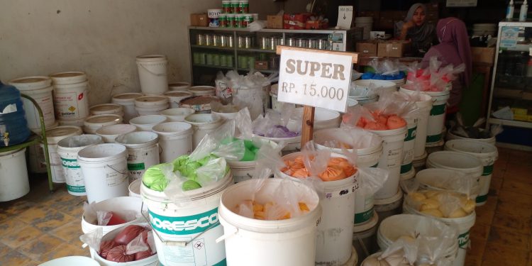 Cat Kiloan Kiat Cerdas Dengan 1001 Warna Pelangi
