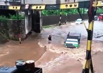 Banjir di Underpas Prupuk Margasari, Arus Lalu-lintas Jalan Nasional Tegal-Purwokerto Sempat Macet Total