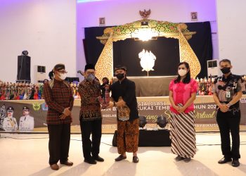 Sosialisasi Cukai, Dinkominfotik Brebes Nanggap Wayang Santri