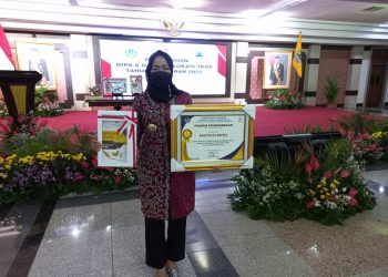 Bupati Terima Penghargaan Kinerja Pengelolaan Dana Desa