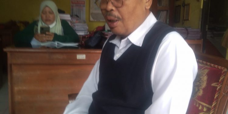 Abdurrahman, Seluruh Siswa SDN 2 Karanganyar Belajar di Rumah