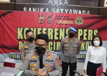 Nurhayati  Disebut dan Diduga Langgar Pasal 2 Dan 3 Uu No 31 Tahun 1999 Sebagaimana Diubah Dengan UU Nomor 20 tahun 2001 Junto Pasal 55 KUHP