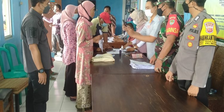 Penyaluran BPNT Sesuai Prokes, Sebanyak 208 KPM di Desa Tegalkarang Terima Bantuan BPNT
