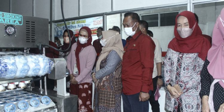 Bupati Indramayu Launching Produk NIK Water BUMDes Niaga Kertanegara