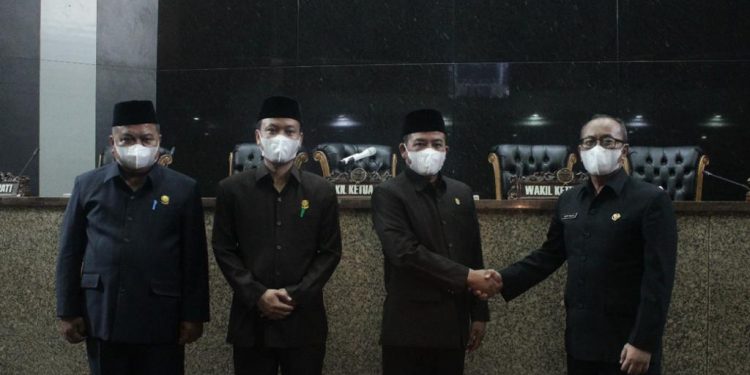 DPRD Indramayu Serahkan Rekomendasi LKPJ Bupati Tahun Anggaran 2021