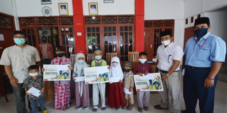 Berkah Ramadan, Pertamina Balongan Berikan Santunan Kepada 250 Anak Yatim