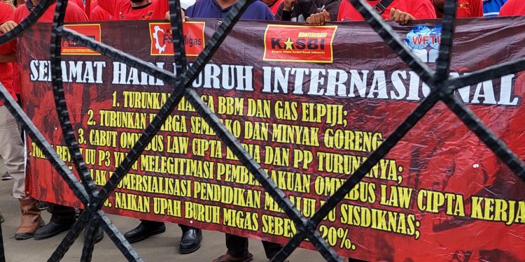 Peringati Hari Buruh KASBI Gelar Aksi Demo