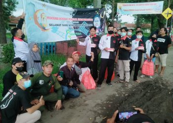 Melalui Bagi Takjil, FSPS Minta Perusahan Berikan THR Pekerja Sesuai Regulasi