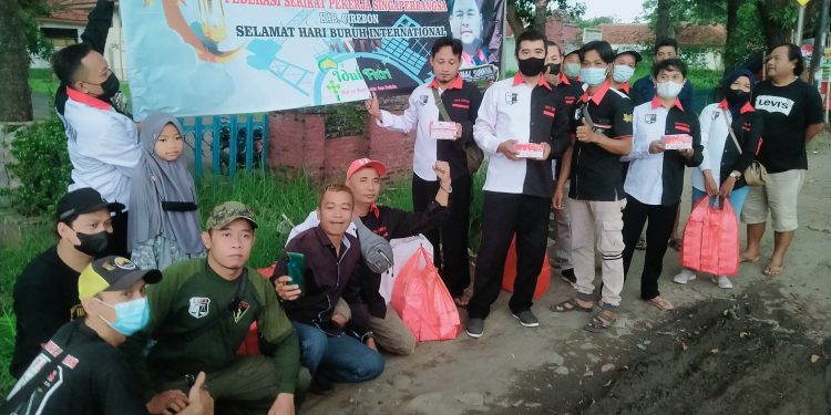 Melalui Bagi Takjil, FSPS Minta Perusahan Berikan THR Pekerja Sesuai Regulasi
