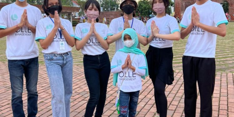 Muda-mudi Model Olle Management Cirebon Gelar Kegiatan Charity
