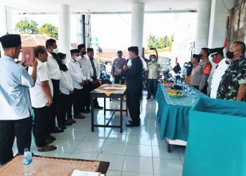 Camat Susukanlebak Pimpin Pengambilan Sumpah Dan Janji Anggota BPD PAW Serta Pengukuhan Perangkat Desa Karangmangu