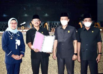Bupati Indramayu Sampaikan Nota Penjelasan Raperda Pengelolaan Keuangan Daerah