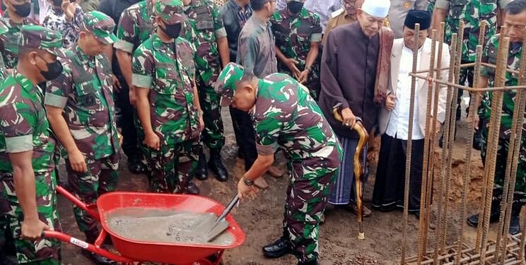 Kunjungan Kasad Jenderal TNI Dudung Abdurachman Di Kabupaten Cirebon, Tinjau Dan Lakukan Peletakan Batu Pertama Pembangunan Masjid Syarif Abdurachman