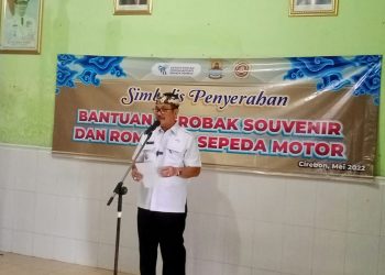 Bupati Cirebon Bagikan Seratus Gerobak Gratis Untuk Warga