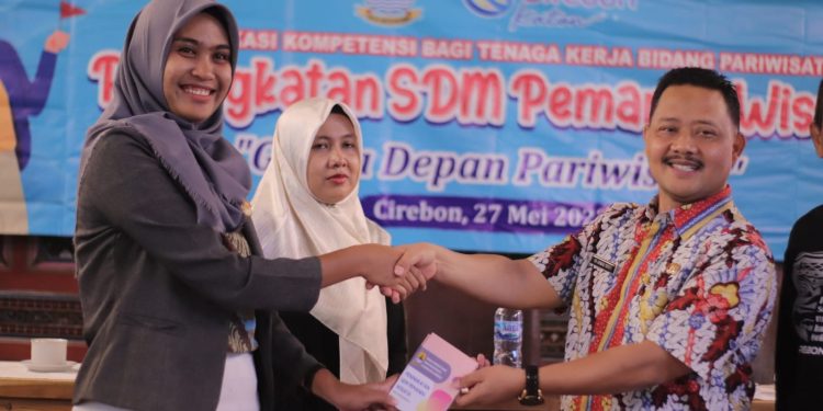 Dinas Pariwisata dan Kebidayaan Kab.Cirebon Gelar Acara Sertifikasi Kopetensi Bagi Pramuwisata