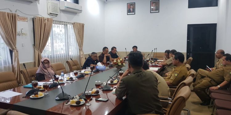 Komisi 4 DPRD Indramayu Pertanyakan Lambatnya Perbaikan Jalan