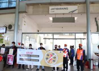 Komunitas Pecinta KA Kampanye Melawan Tindak Kekerasan Seksual di Stasiun Jatibarang