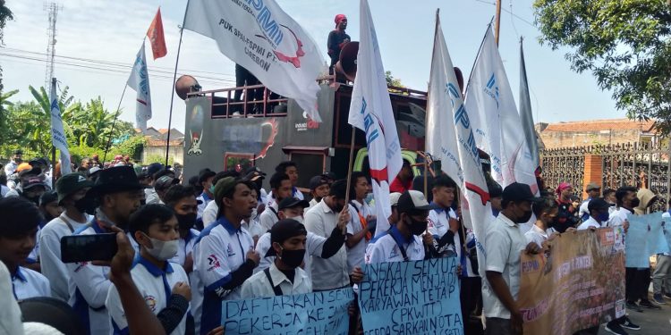 FSPMI Se-Jawa Barat Kepung PT Plumbon Internasional Tekstil