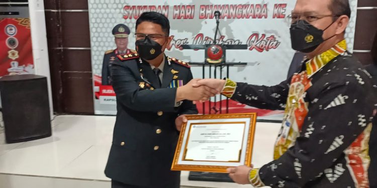 Berhasil Ungkap Kasus Upal, BI Cirebon Berikan Penghargaan Kepada AKBP M. Fahri Siregar