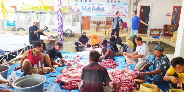 Anggota DPR RI, Herman Khaeron Salurkan Hewan Kurban