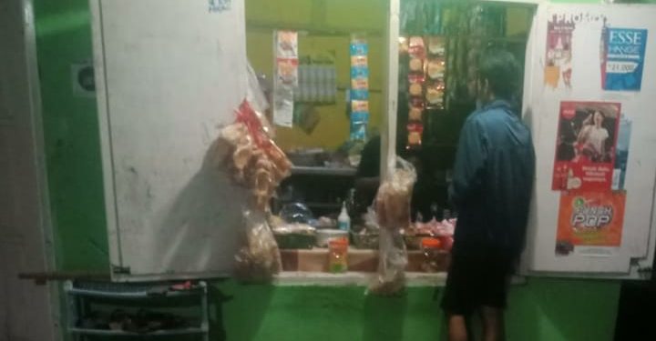 Terkesan Sepelehkan APH, Penjual Miras Kembali Berjualan Bahkan Di Pajang
