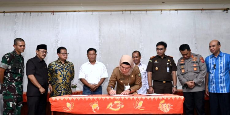 Dukung Pengembangan Kedelai Nasional, Bupati Indramayu Teken MoU Bareng Kementan RI