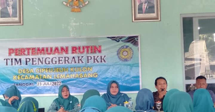TP PKK Kecamatan Lemahabang Laksanakan Pertemuan Rutin Bulanan