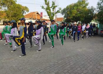 Hadapi Hari Proklamasi, SMAN 1 dan SMKN 1 Bongas Latihan Baris Berbaris