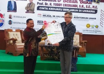 IKA Unwir Indramayu Gelar Diskusi dan Bedah Buku Cinta Keduaku Berlabuh di Ukraina