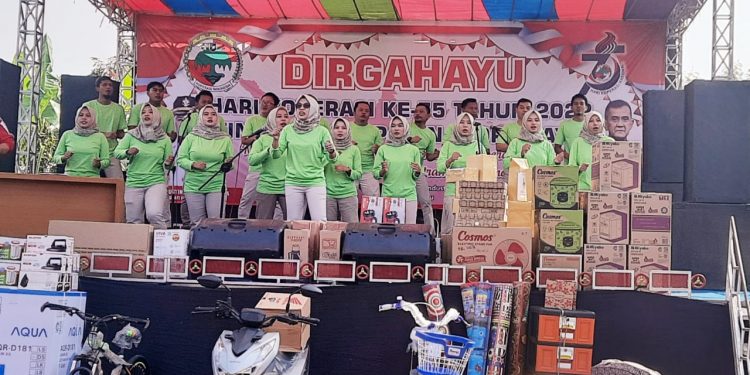 Paduan Suara KSP Mitra Jasa Indramayu Meriahkan Puncak Harkopnas