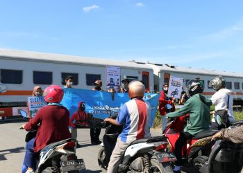 KAI Daop 3 Cirebon Sosialisasikan Keselamatan Berlalu Lintas di Perlintasan Sebidang