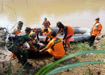 24 Jam Hilang Tenggelam di Sungai Cisanggarung, Jasad Youtuber Berhasil Di Temukan Tim SAR