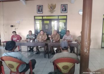 Kuwu Desa Jatianom Lakukan Mediasi warga Masyarakat dan 6 Pengusaha Peternak Ayam Potong