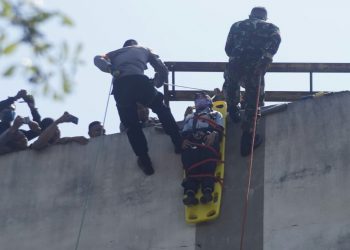 Tingkatkan Sinergitas, Brimob dan Arhanudse Bersama CSB mall Gelar Latihan Bersama Vertical Rescue
