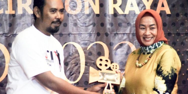 IJTI Cirebon Raya Award 2022, Anugerahi Bupati Indramayu Tokoh Percepatan Perekonomian