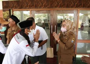 Wakil Wali Kota Sambut Kedatangan Jemaah Haji Asal Kota Cirebon