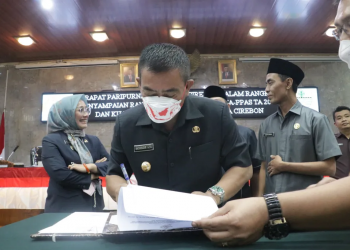 Wali Kota Cirebon Sampaikan Perubahan KUA-PPAS 2022 dan KUA-PPAS 2023 ke DPRD