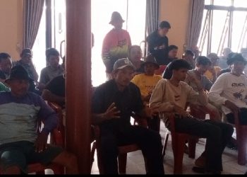 Warga Desa Jatianom Geruduk Kantor Desa dan Tuntut Pemilik Kandang Ayam Segera Buat Perijinannya