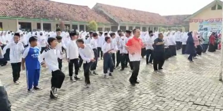Hoarnas, Di SMP Negeri 1 Kaliwedi, Dimeriahkan Dengan Kegiatan Olahraga, Bertajuk Senam Kebugaran Jasmani