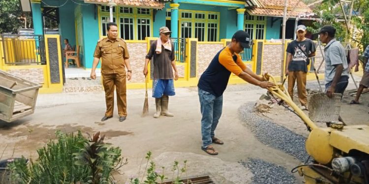 Pemdes Curug Wetan Realisasikan Pembangunan dan BLT DD Tahap Tiga