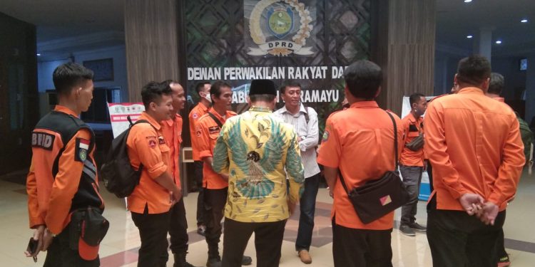 Puluhan Tenaga Non ASN di Indramayu Geruduk Gedung DPRD