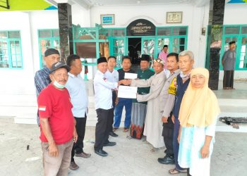 Pemerintah Desa Sende Berikan Bantuan Untuk Warga Korban Kebakaran dan Renovasi Sarana Ibadah